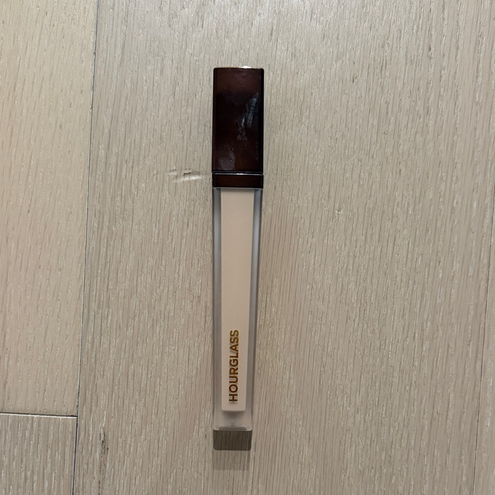 Hourglass Concealer 2.3